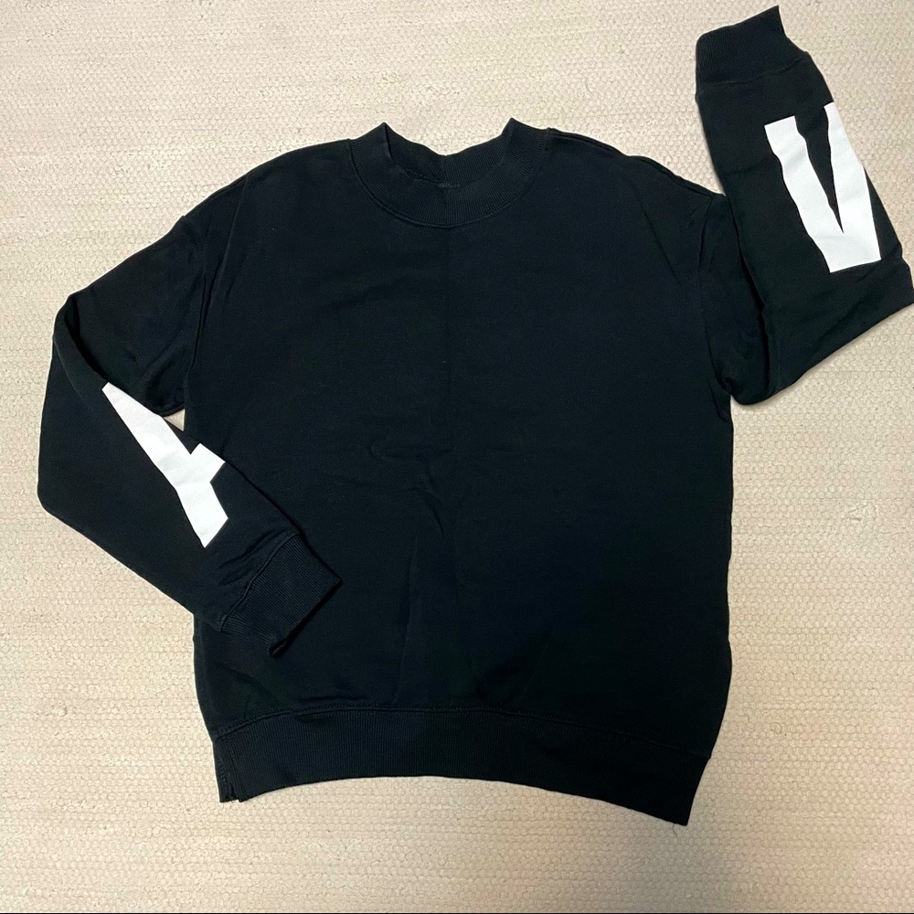 Divided by H&M Black Crewneck Pullover Sweatshirt Size XS